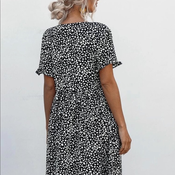 Button Dalmatian Print Dress - Picture 2 of 8